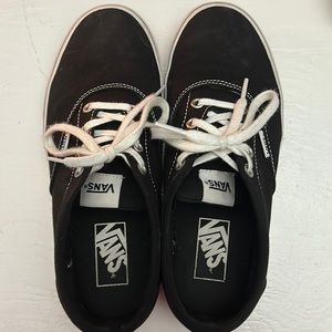 black and white vans sized 7.5